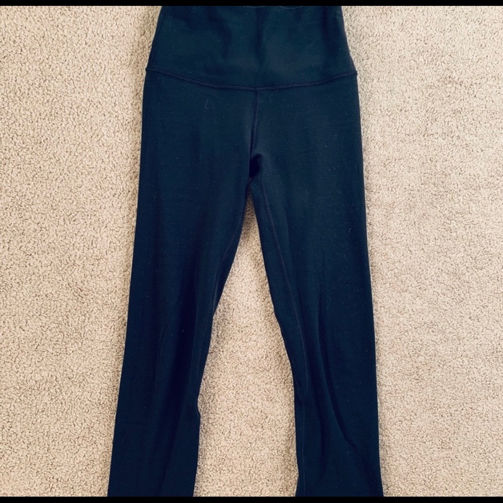 Lululemon aligns size 2